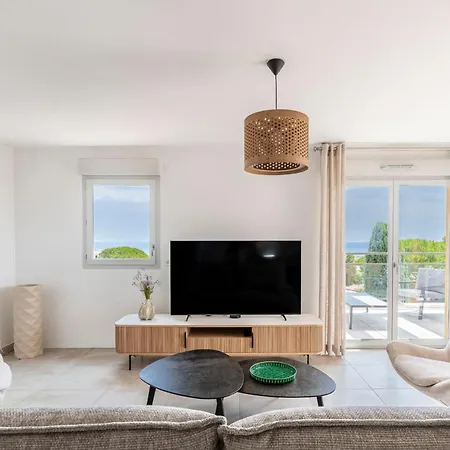 アパート Lovely Flat With Terracce アンティーブ